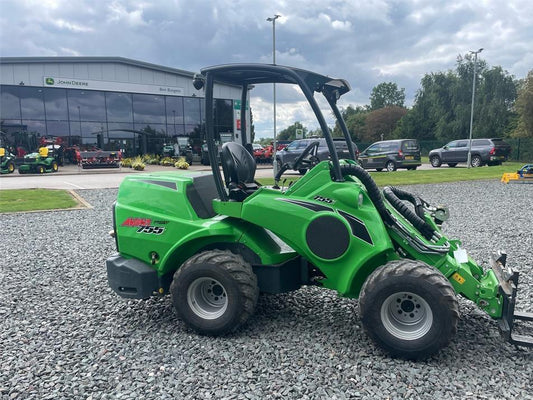 Incarcator frontal - Avant 755I