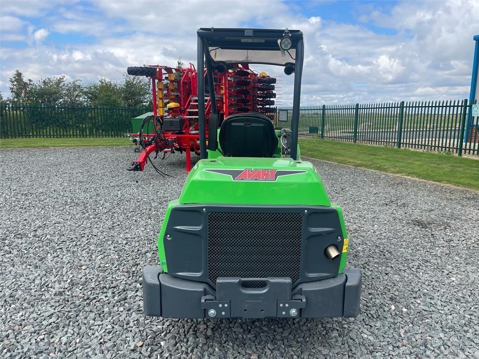 Incarcator frontal - Avant 755I