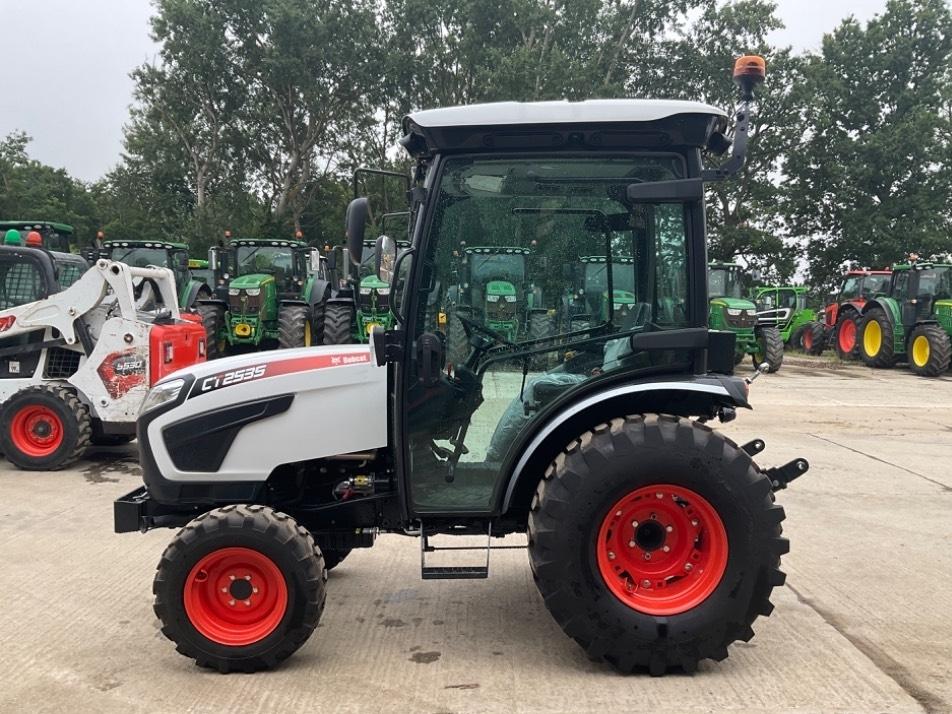 Tractor - Bobcat CT 2535