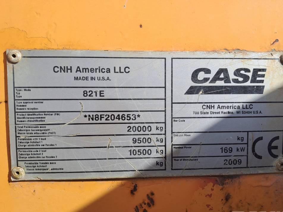 Incarcator frontal - Case 821 E XR