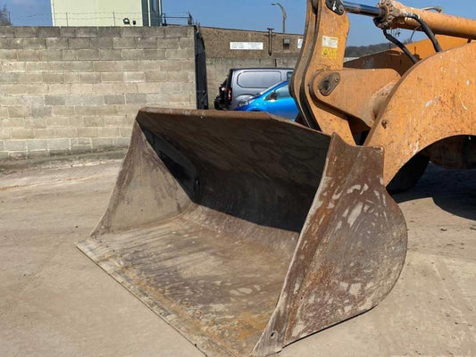 Incarcator frontal - Case 821 F