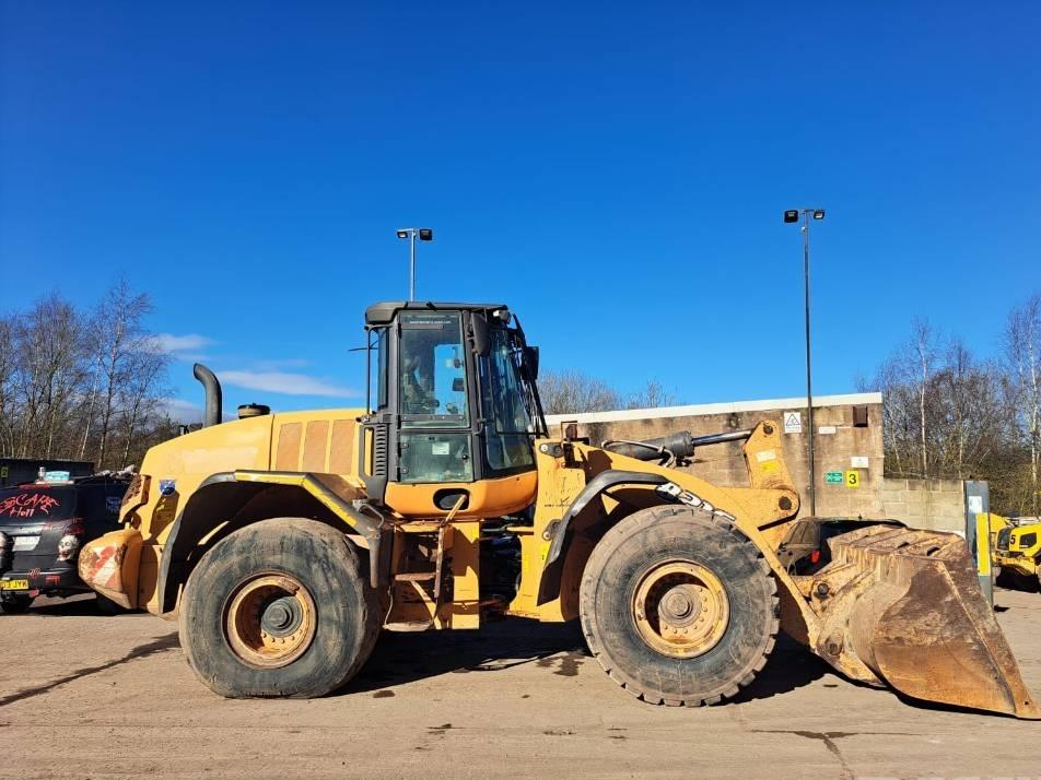 Incarcator frontal - Case 821 F