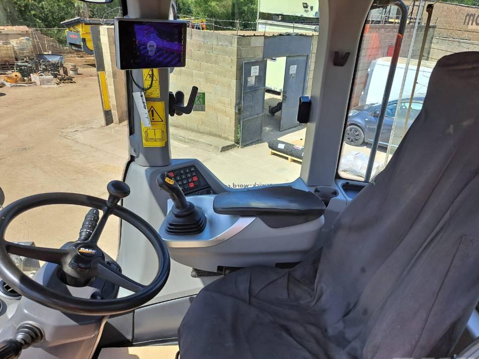 Incarcator frontal - Case 821 GXR