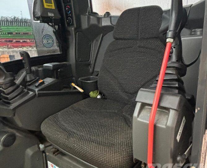 Miniexcavator - Case CX22D Engcon