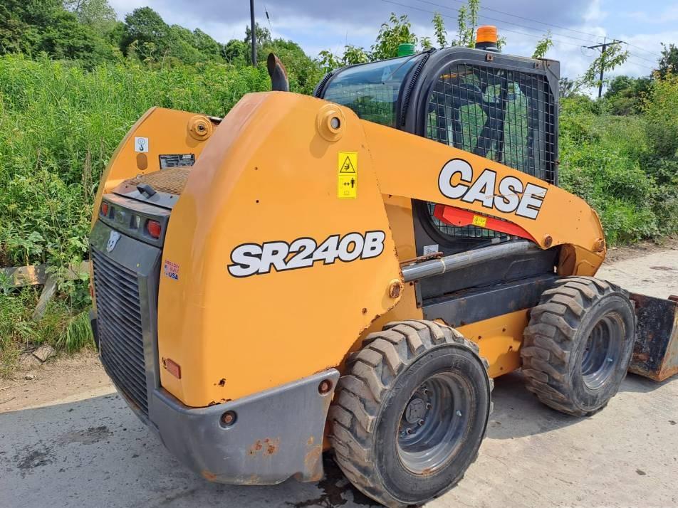 Mini incarcator - Case SR 240 B