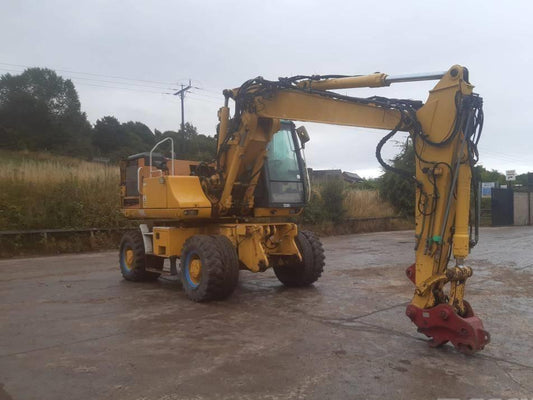 Excavator pe roti - Case WX 170