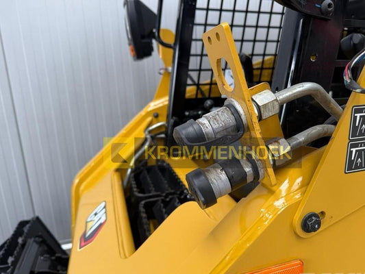 Mini incarcator - CAT 216 B3