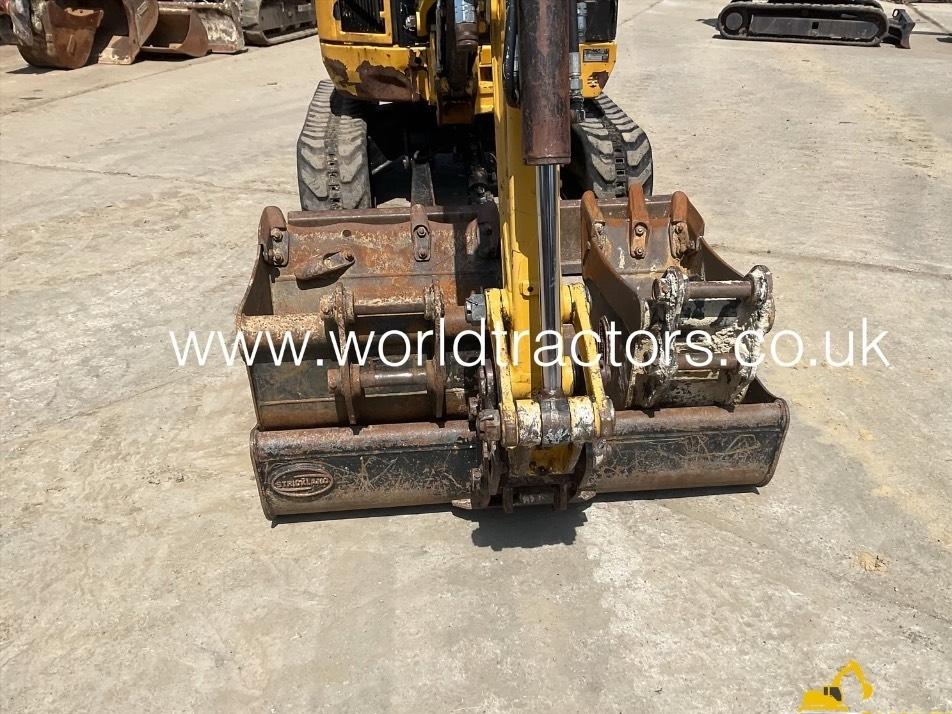 Miniexcavator - CAT 302.7 D