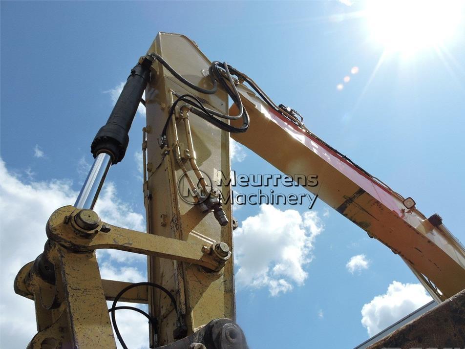 Excavator pe senile - CAT 328 D
