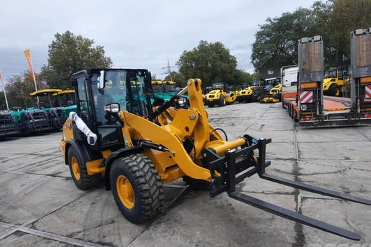 Incarcator frontal - CAT 906