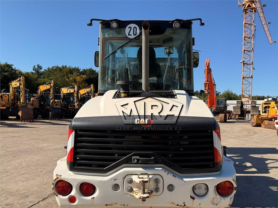 Incarcator frontal - CAT 908M