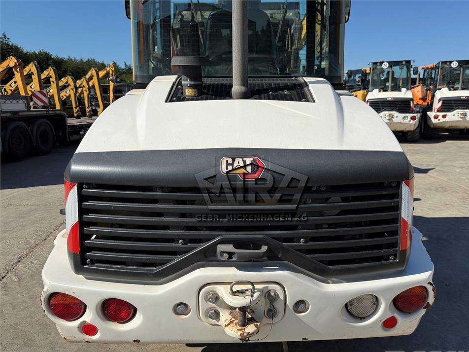 Incarcator frontal - CAT 908M