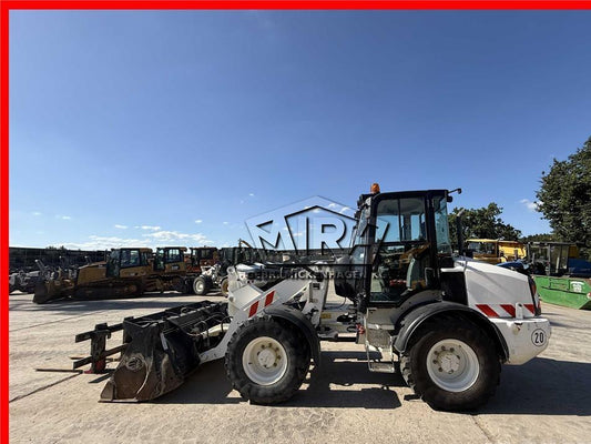 Incarcator frontal - CAT 908M