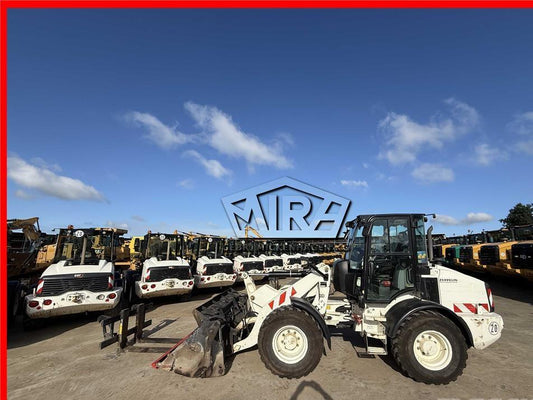 Incarcator frontal - CAT 908M