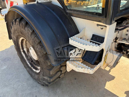 Incarcator frontal - CAT 908M