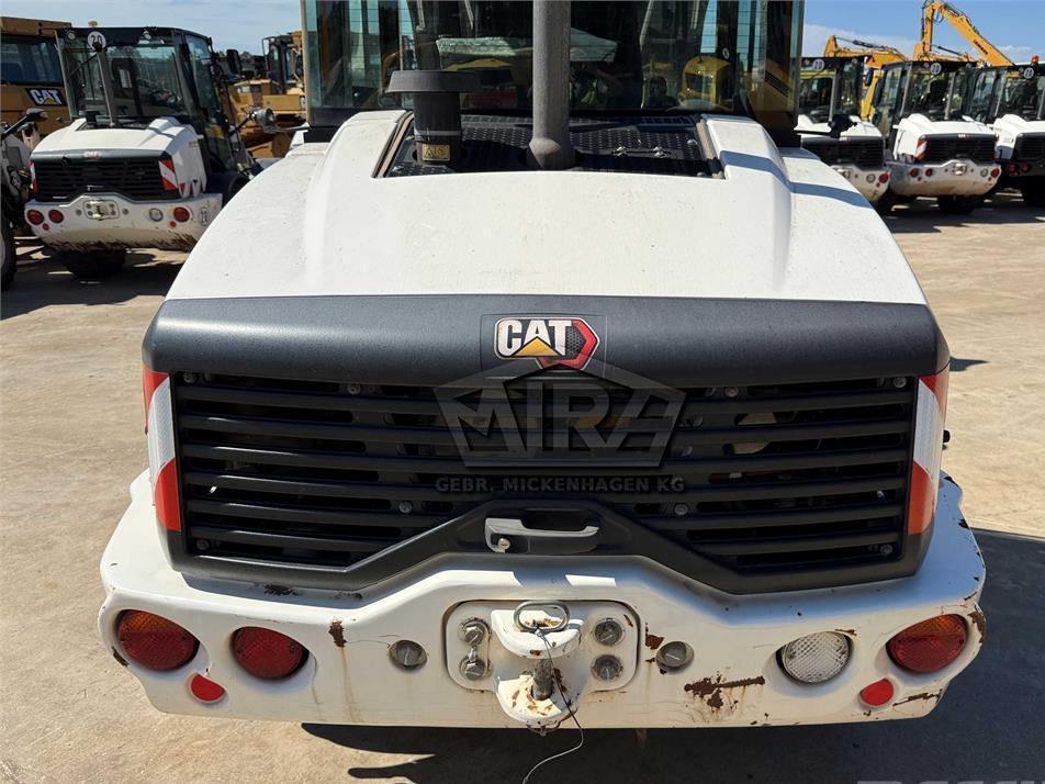 Incarcator frontal - CAT 908M