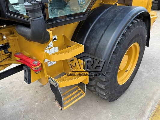 Incarcator frontal - CAT 908M