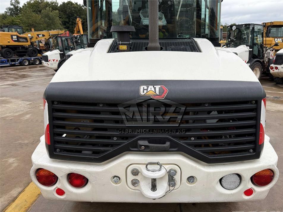 Incarcator frontal - CAT 908M