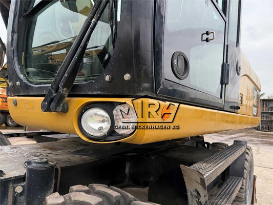 Excavator pe roti - CAT M 322 D Pratzen + Schild