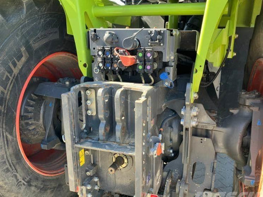 Tractor - Claas XERION 5000