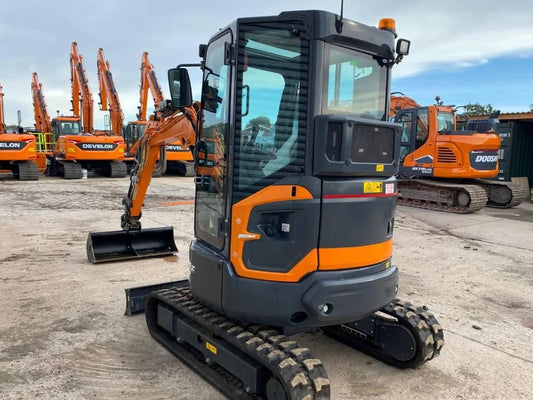 Miniexcavator - Develon DX 27 Z-7