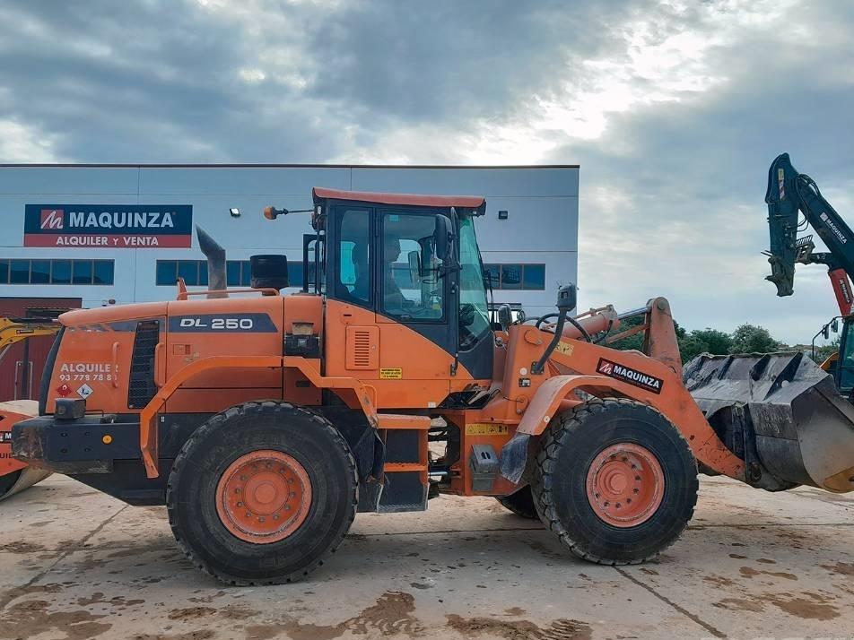 Incarcator frontal - Doosan DL 250-3