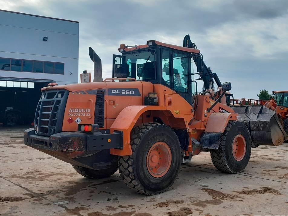 Incarcator frontal - Doosan DL 250-3