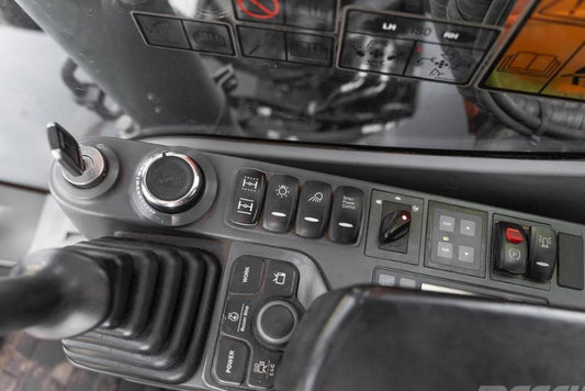 Excavator pe roti - Doosan DX 140 W