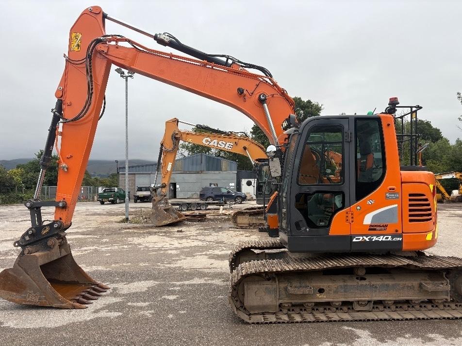Excavator pe senile - Doosan DX140LCR-5