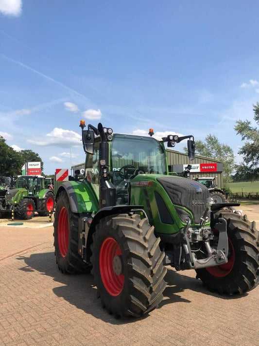 Tractor - Fendt 718 Vario
