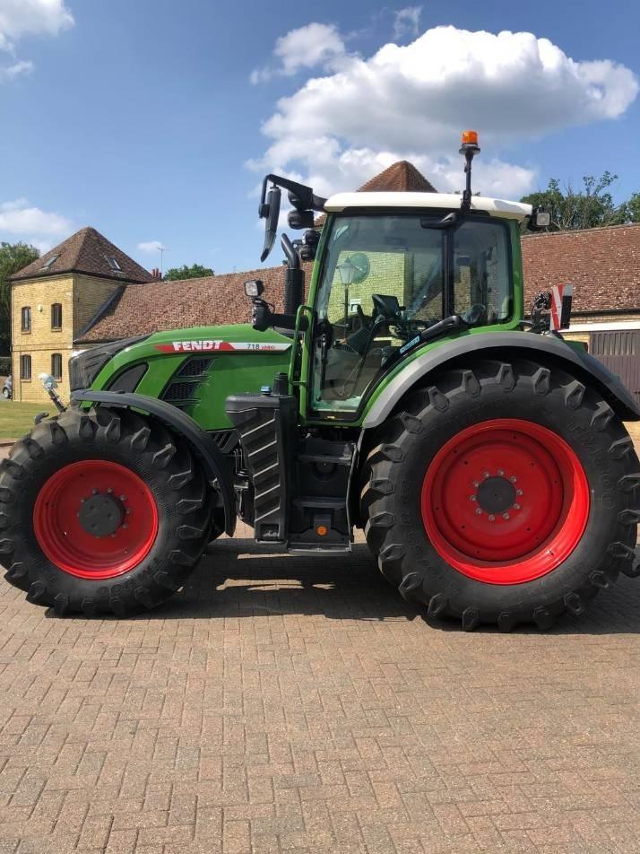 Tractor - Fendt 718 Vario