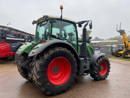 Tractor - Fendt 718
