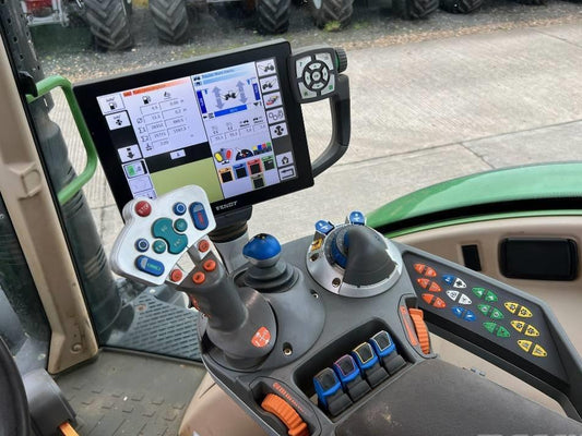 Tractor - Fendt 724 S4 Profi Plus