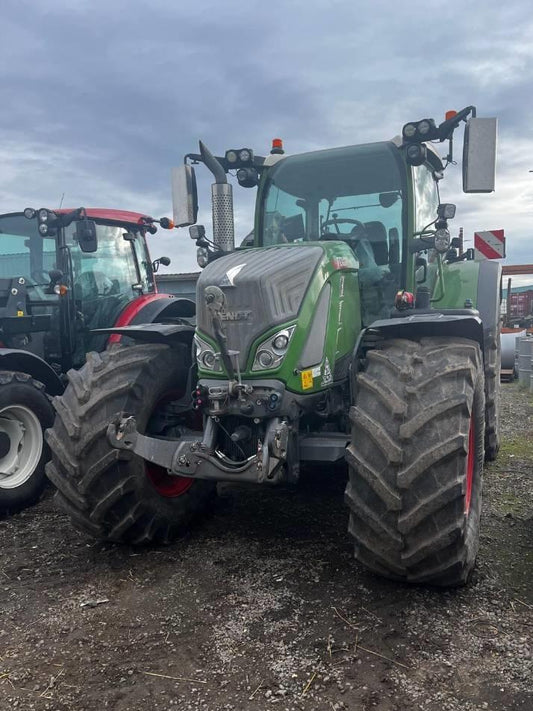 Tractor - Fendt 724