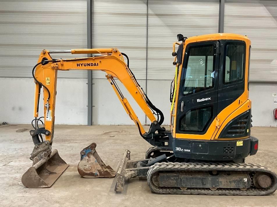 Miniexcavator - Hyundai 30 Z-9 AK