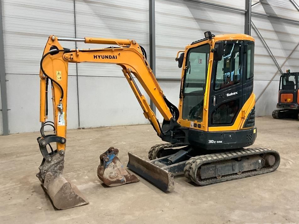Miniexcavator - Hyundai 30 Z-9 AK