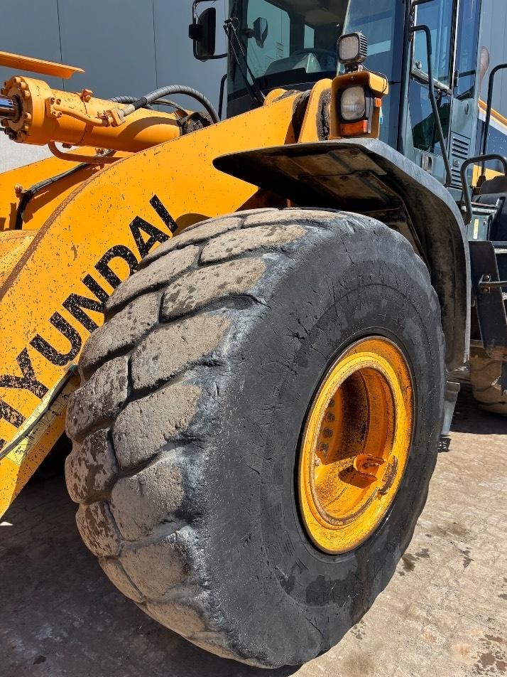 Incarcator frontal - Hyundai HL 770-9 - HL 770