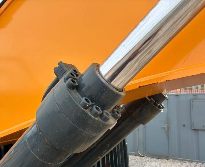 Excavator pe senile - Hyundai HX380