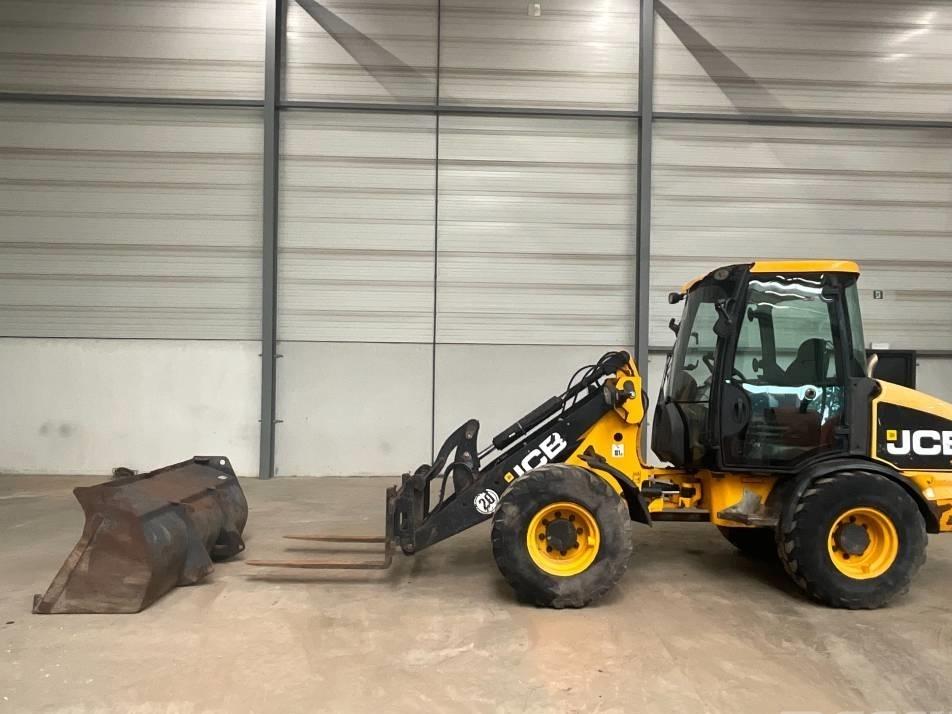 Incarcator frontal - JCB 406 B