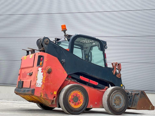 Mini incarcator - JCB R260