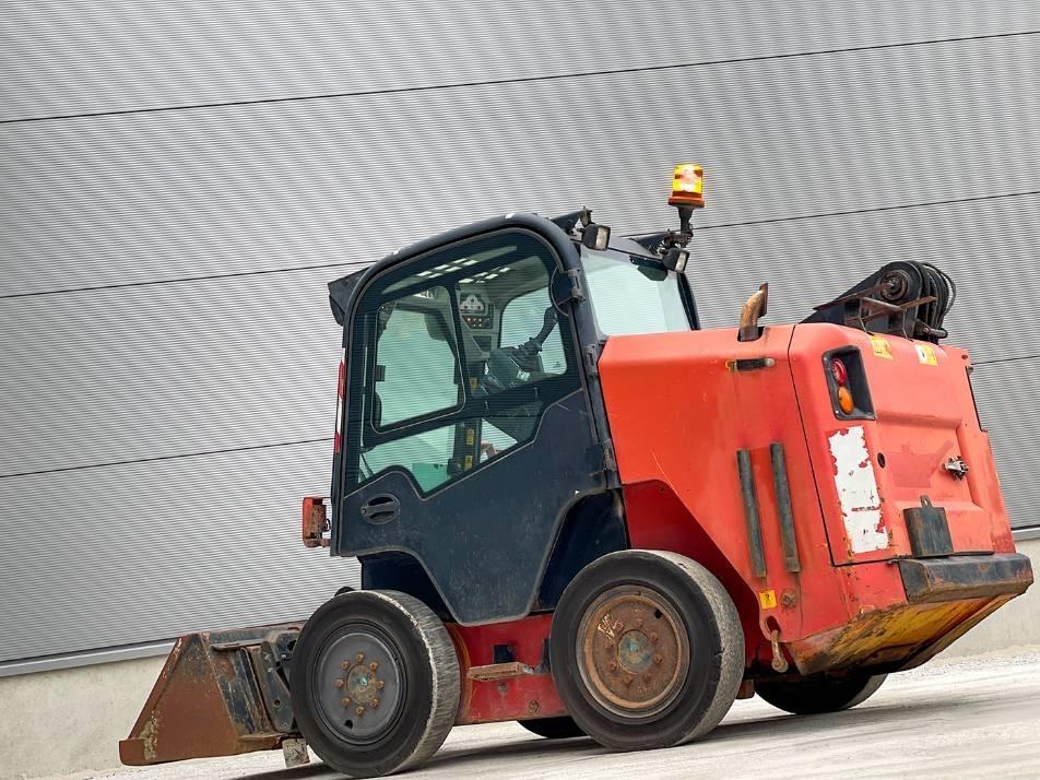 Mini incarcator - JCB R260