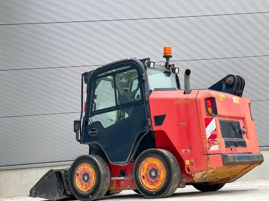 Mini incarcator - JCB R260
