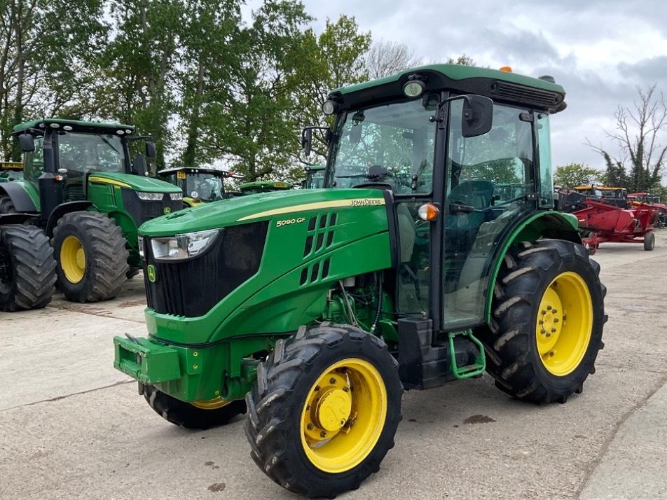 Tractor - John Deere 5090 GF