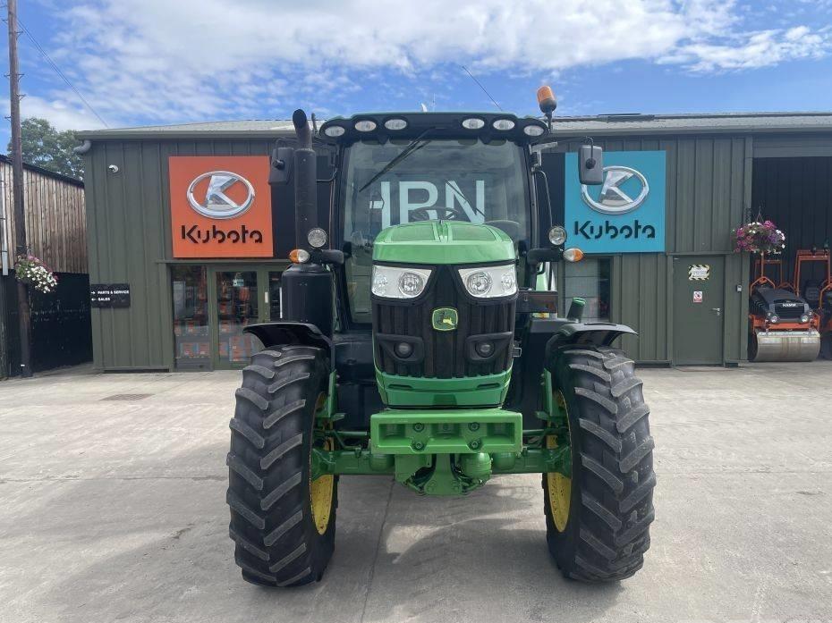 Tractor - John Deere 6135R