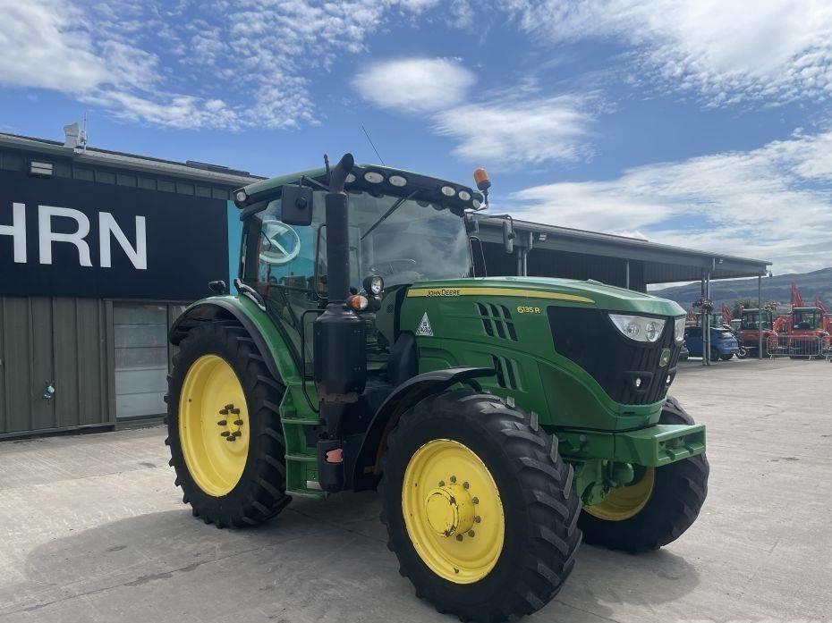 Tractor - John Deere 6135R