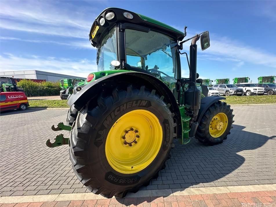 Tractor - John Deere 6135R