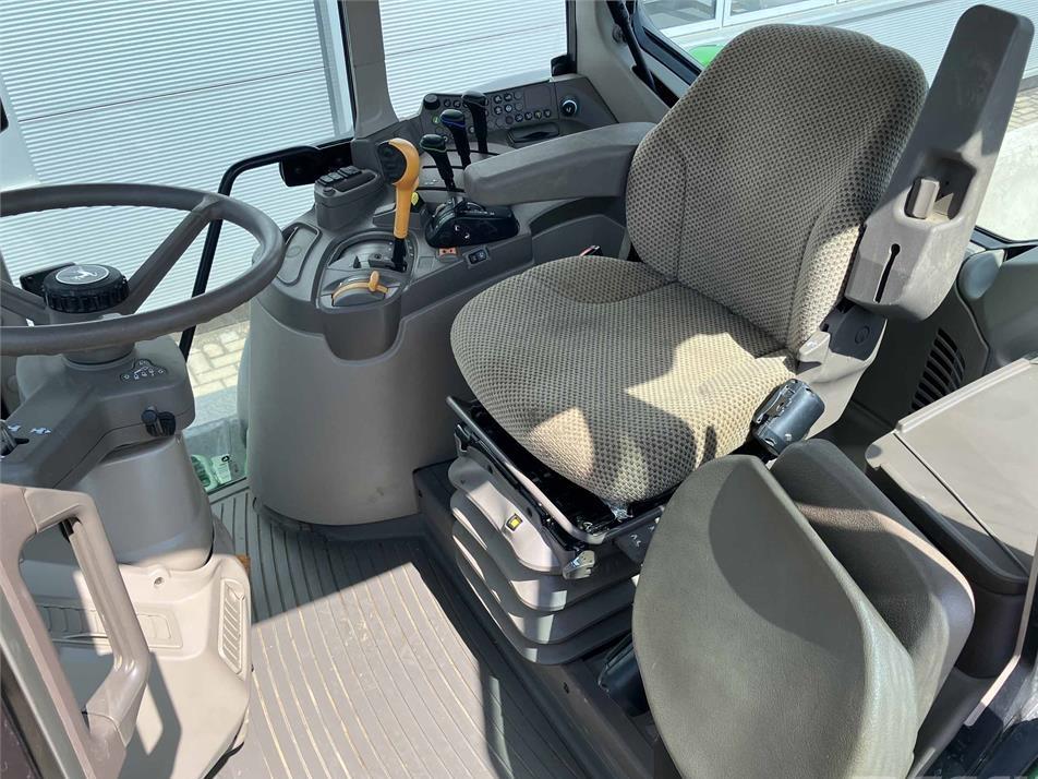 Tractor - John Deere 6140M