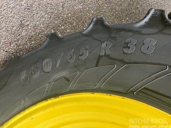 Tractor - John Deere 6145R