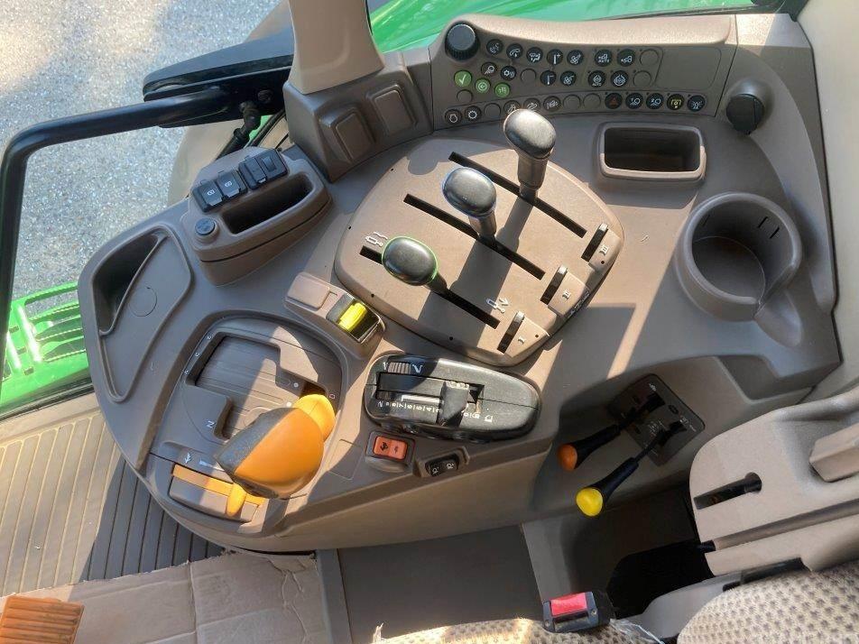 Tractor - John Deere 6155M