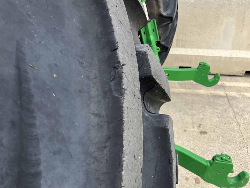 Tractor - John Deere 6155M